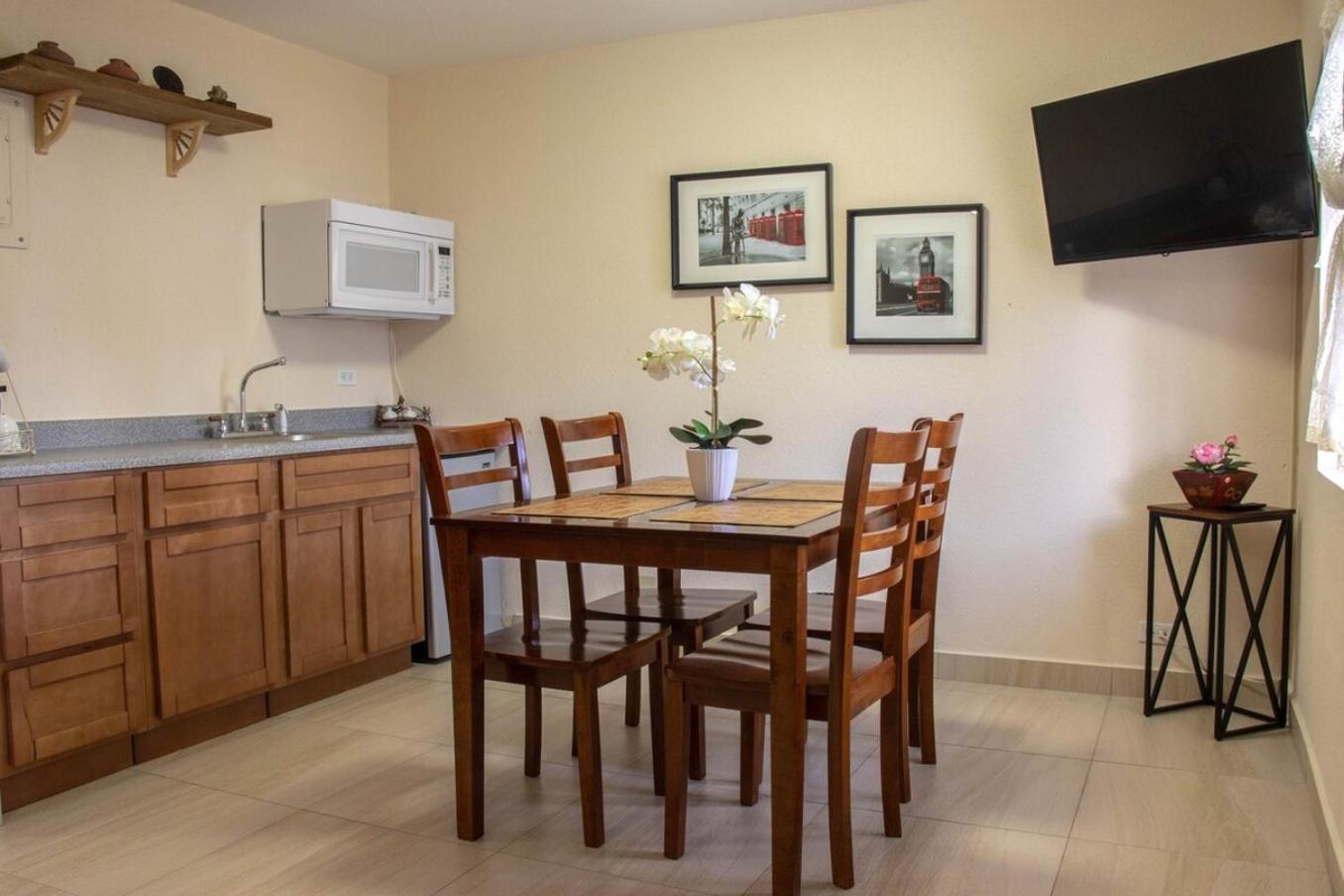 Ocean Villa Guam Тамунинг Экстерьер фото